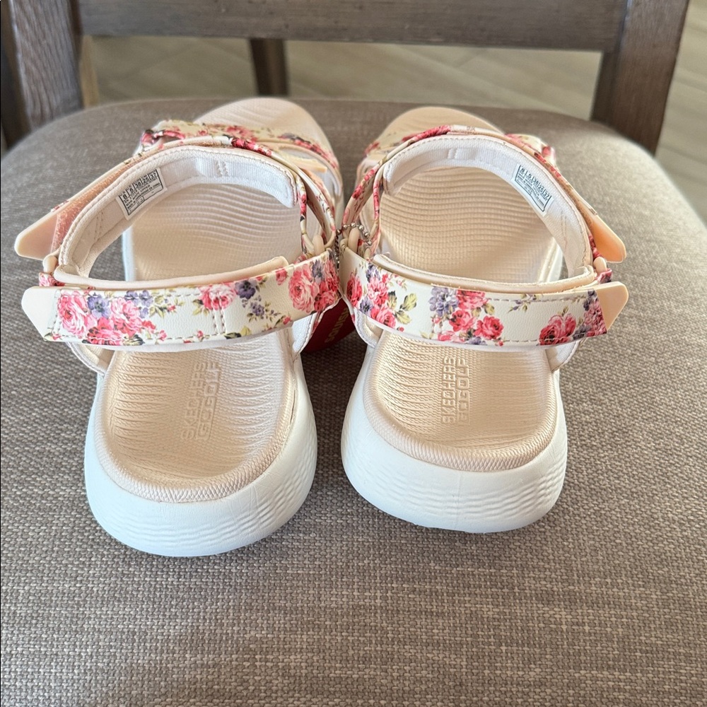 Skechers go golf rose pattern sandals NWT - Picture 3 of 6